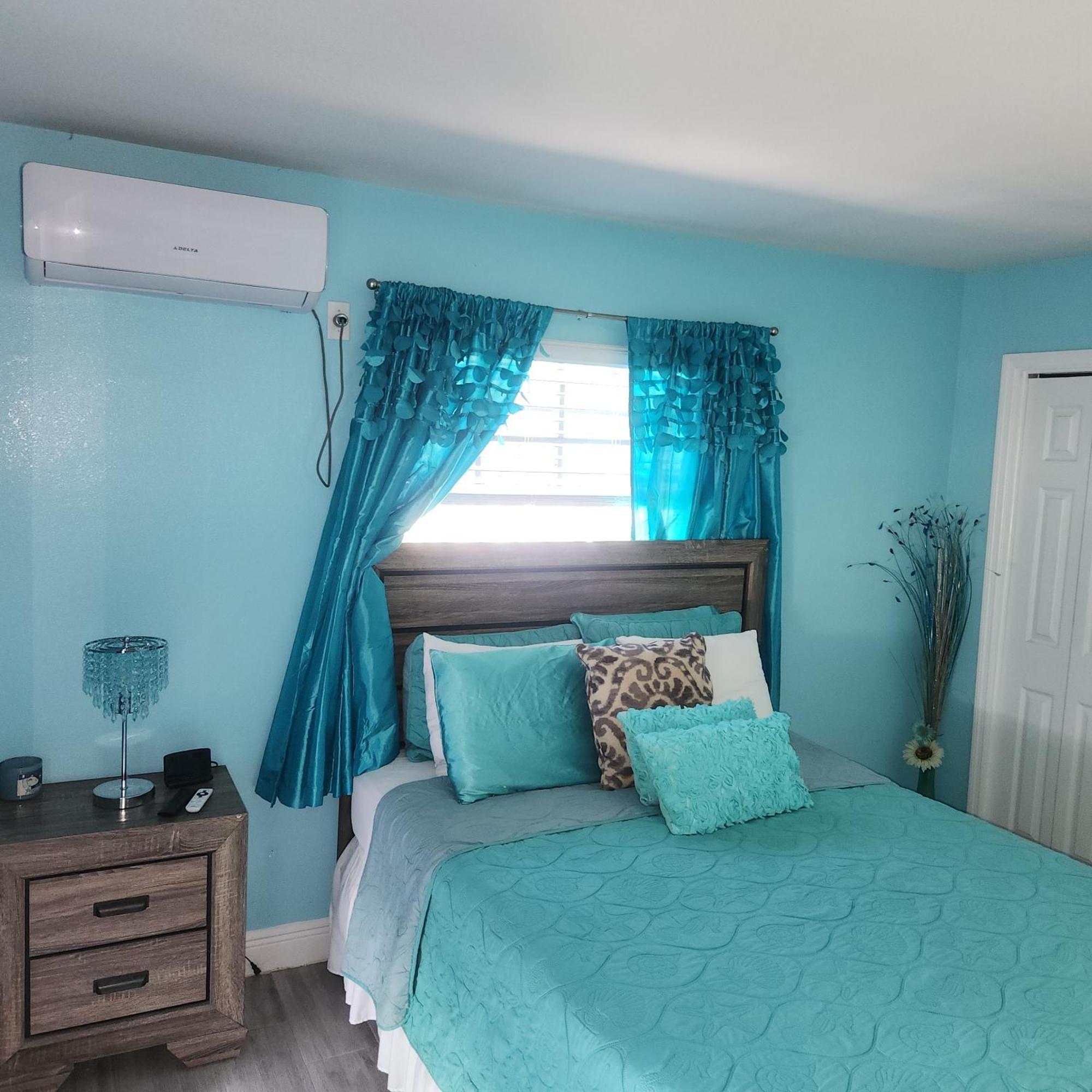 Jubilee Gardens Freeport Hotel Bilik gambar